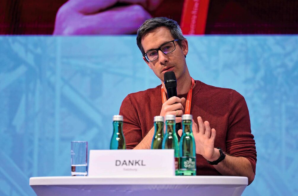 Vize-Bgm. Kay-Michael Dankl bei der Diskussion