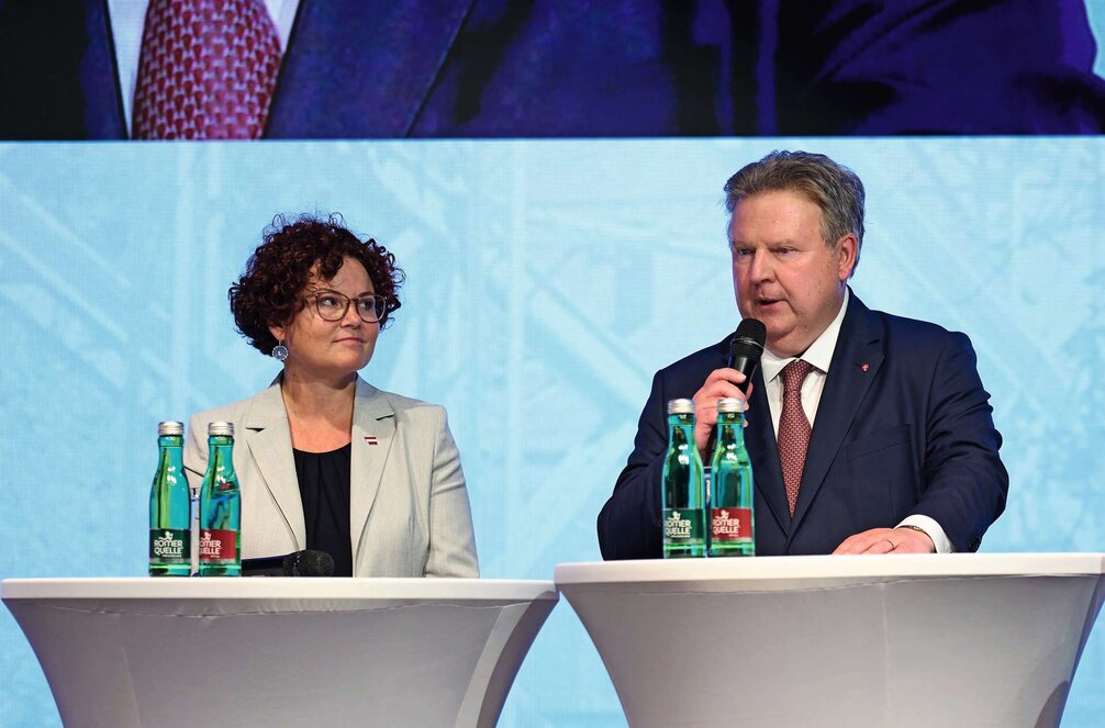 Energiestaatssekretärin Elisabeth Zehetner und Präsident Michael Ludwig